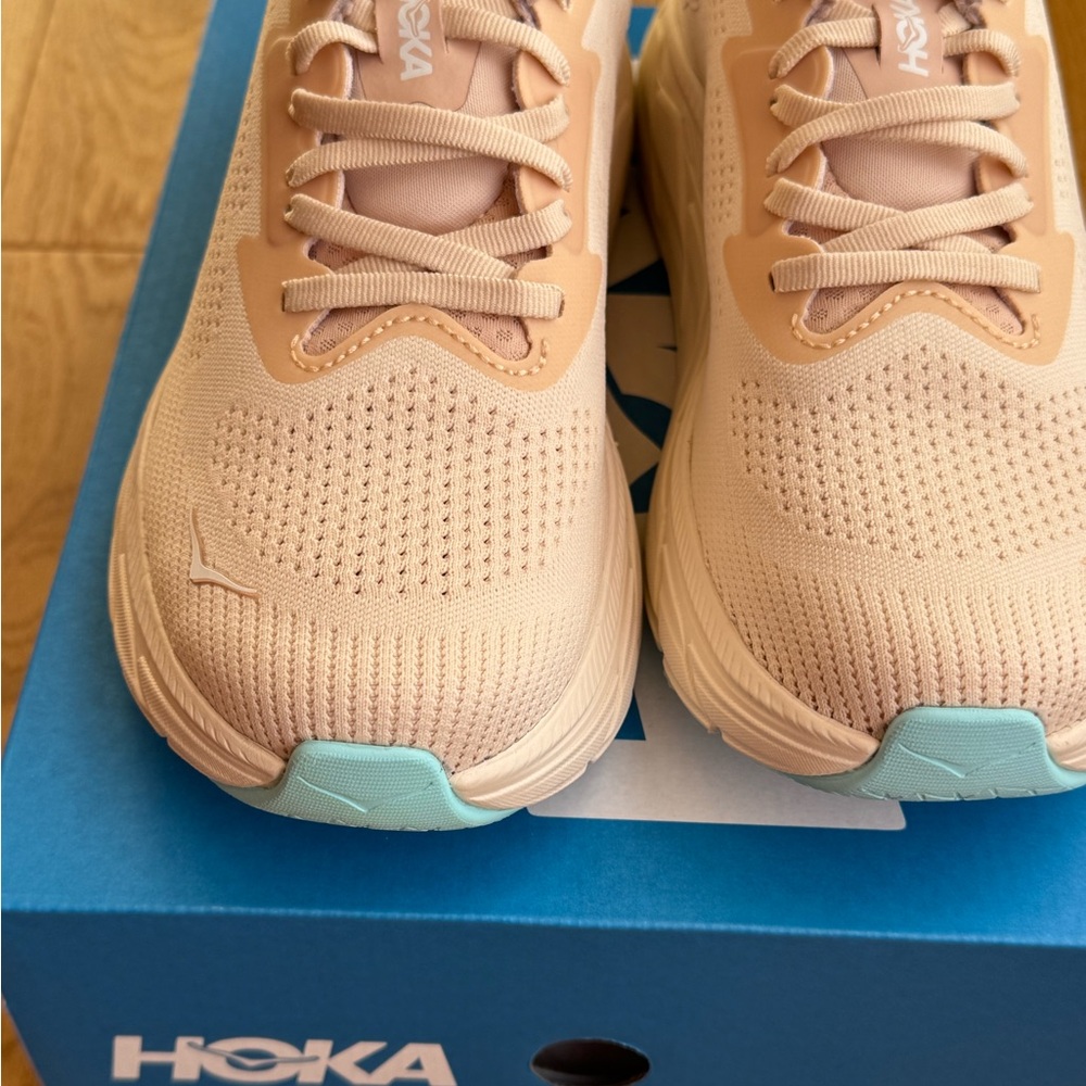Hoka Vanilla Cream Arahi 7  Size 8 1/2 - Picture 2 of 7